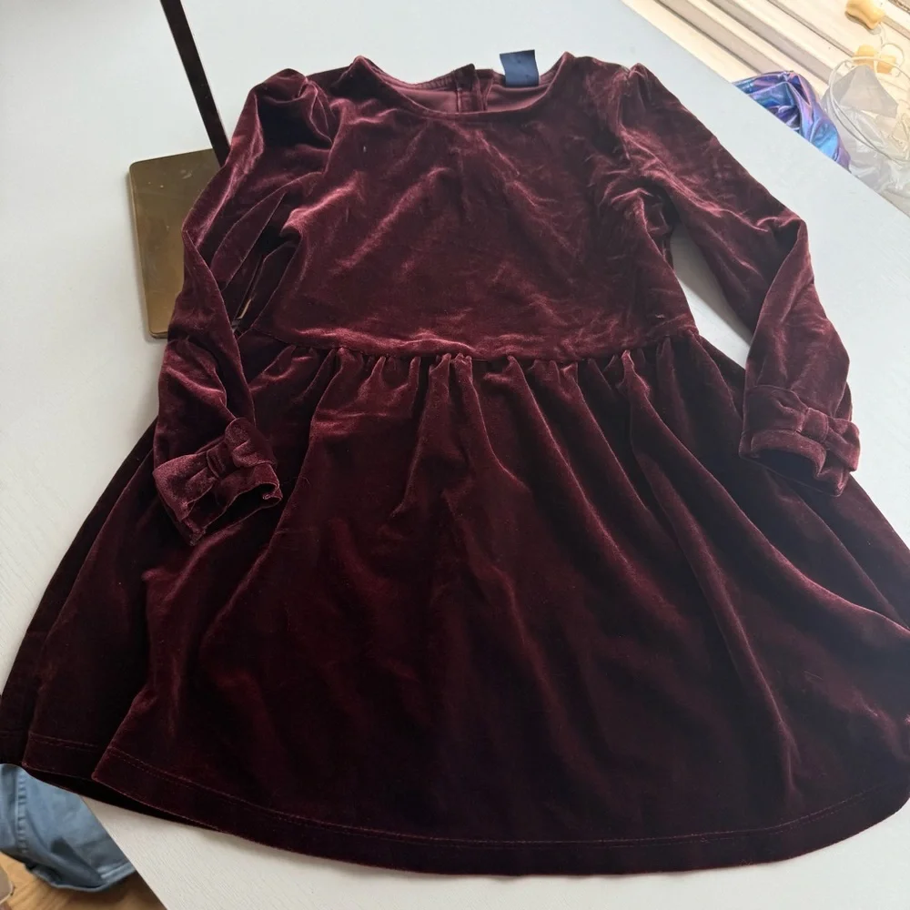 GAP Kids toddler girls Velvet Burgundy Dress‎ with bows